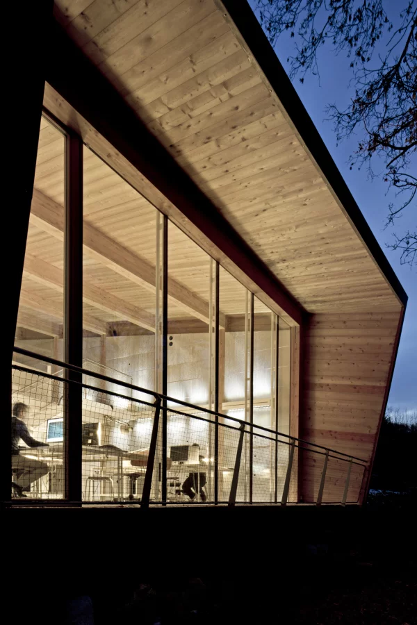 Tvzeb’s unique structural design aims to maximize the amount of natural sunlight entering the home during the winter months