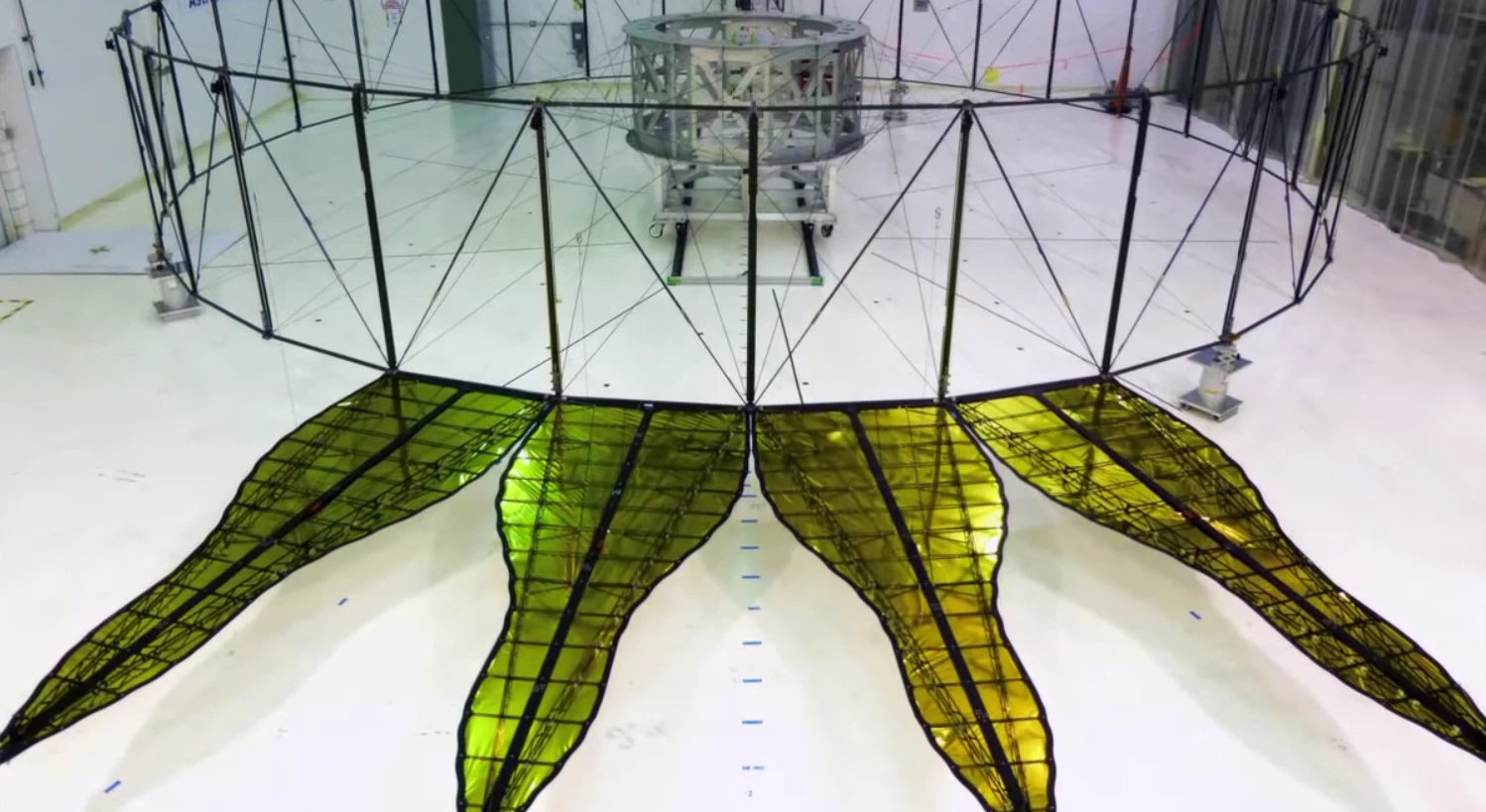 Test version of Starshade fully open (Image: NASA)