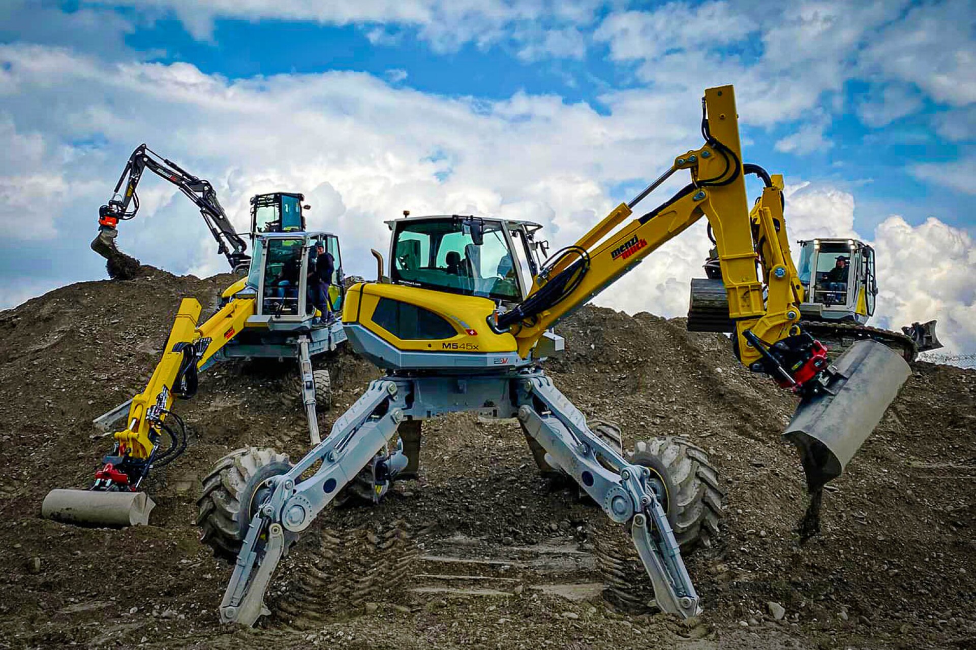 Video: The mesmerizing motion of walking quot spider quot excavators Video: The mesmerizing motion of walking quot spider quot excavators