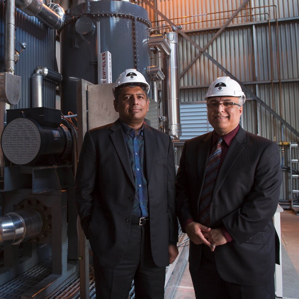 Dr Rajesh Nellore (left), CEO of Infratech Industries, and Behdad Moghtaderi (right), Professor at the University of Newcastle