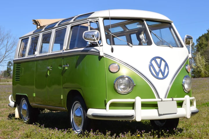 In the last 26 months, Volkswagen Samba vans just like this but without any hit television show provenance have sold for $143,000, $159,500 (twice), $291,500 and $302,500 – can this be another world record in the making?