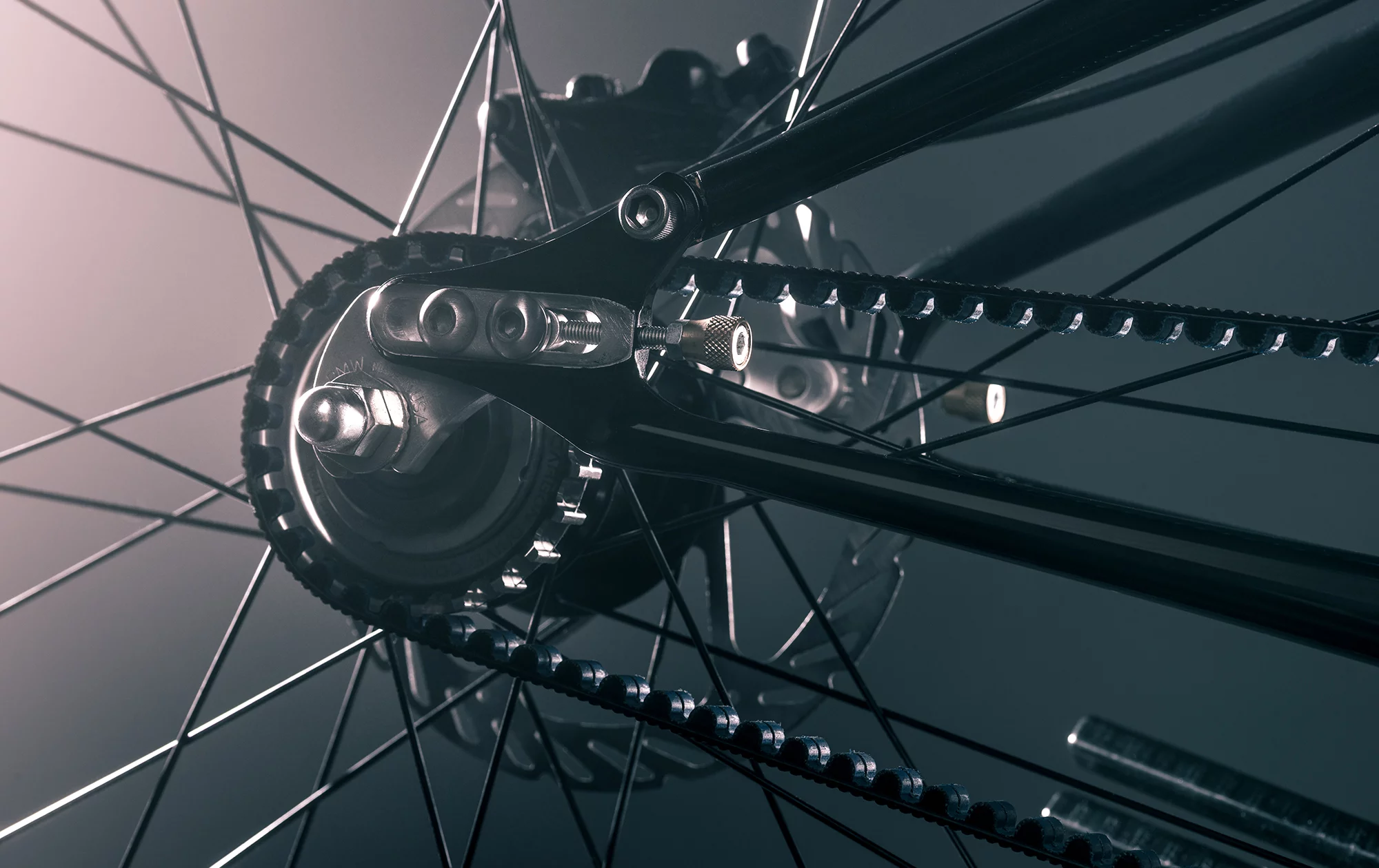 The Blackline's belt drive and sealed 3-speed SRAM hub transmission
