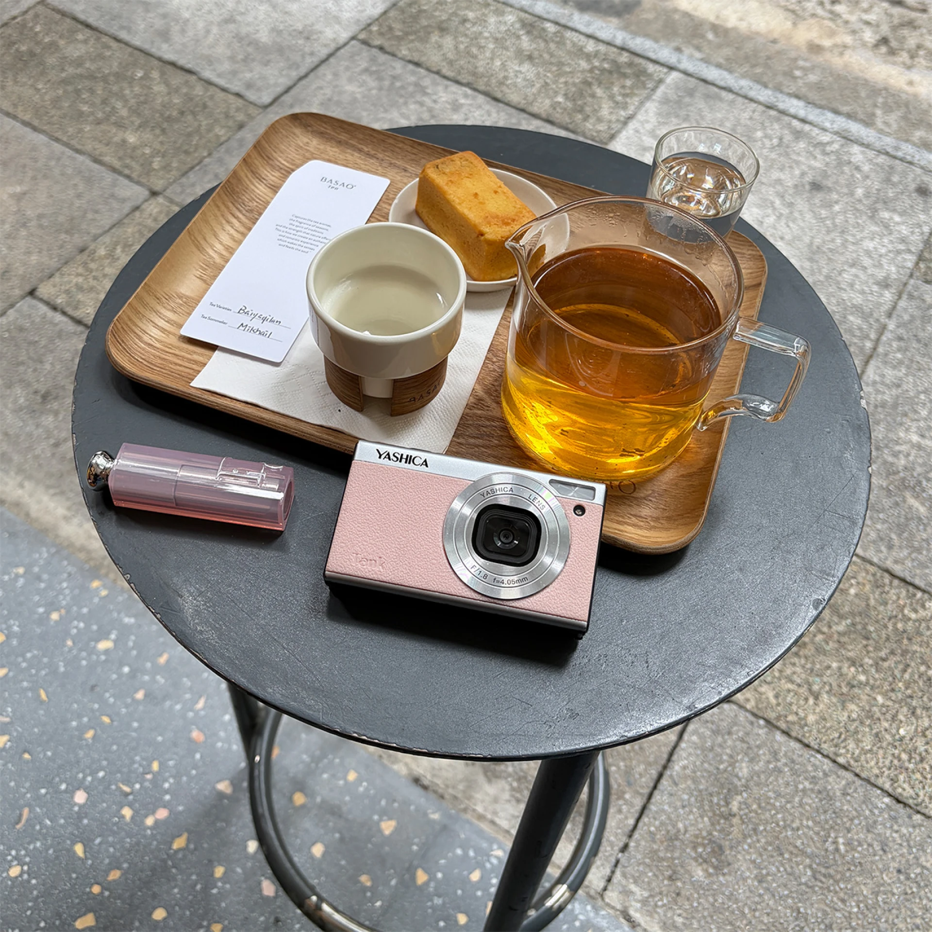 Camera Tank Yashica Tank: Pocketable retro camera for simple, fun photos