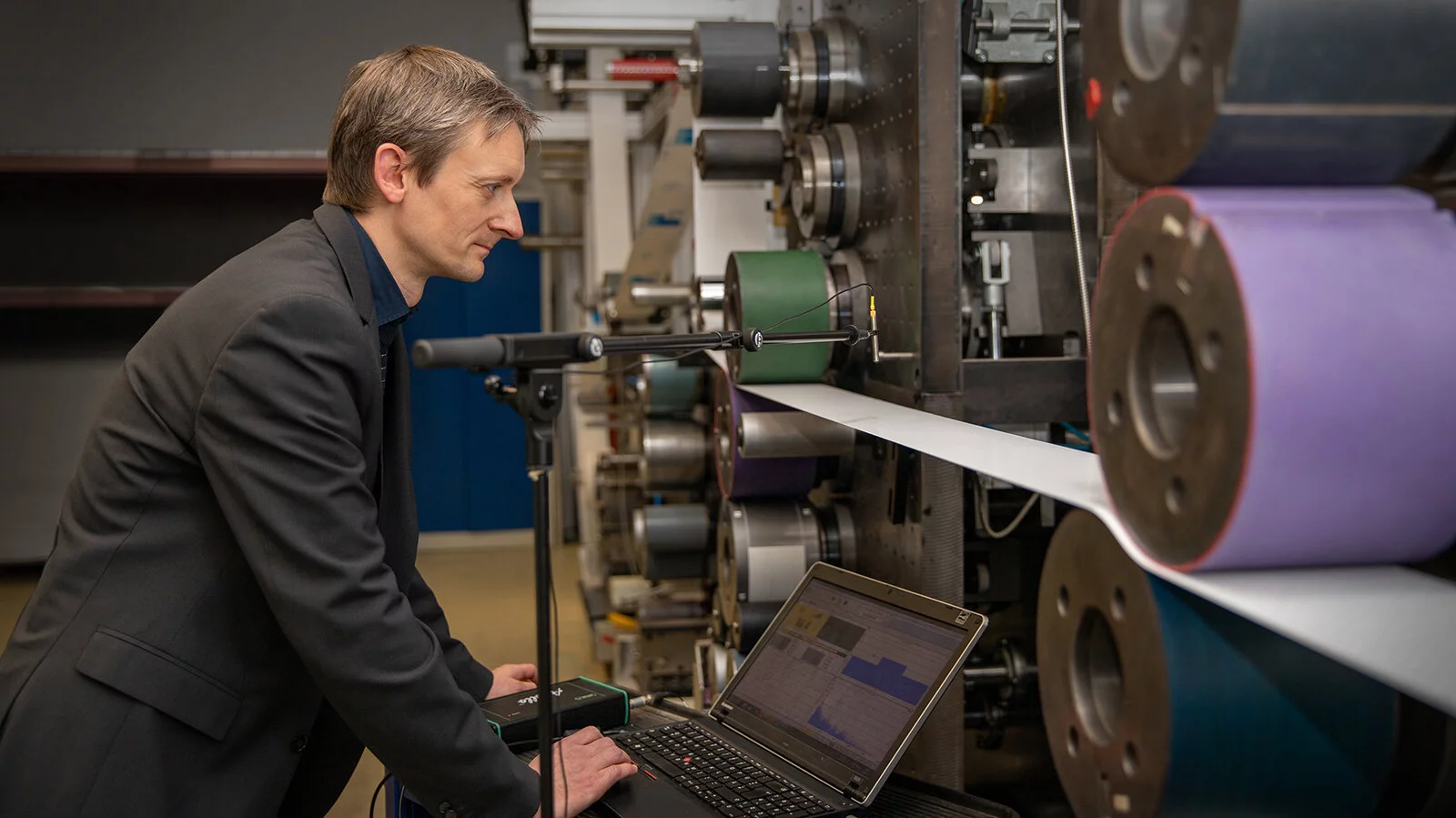 Project leader Dr. Georg C. Schmidt works on the printable paper loudspeakers at Chemnitz University of Technology