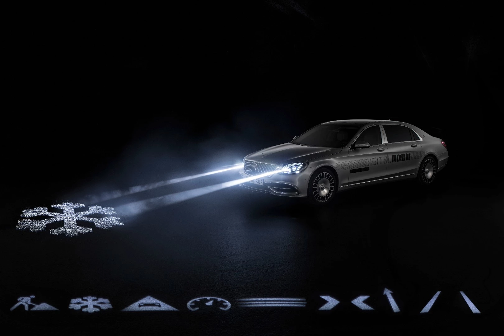 Mercedes-Maybach's Digital Light can paint all sorts of useful symbols on the road in bright, high-resolution light from the headlamps