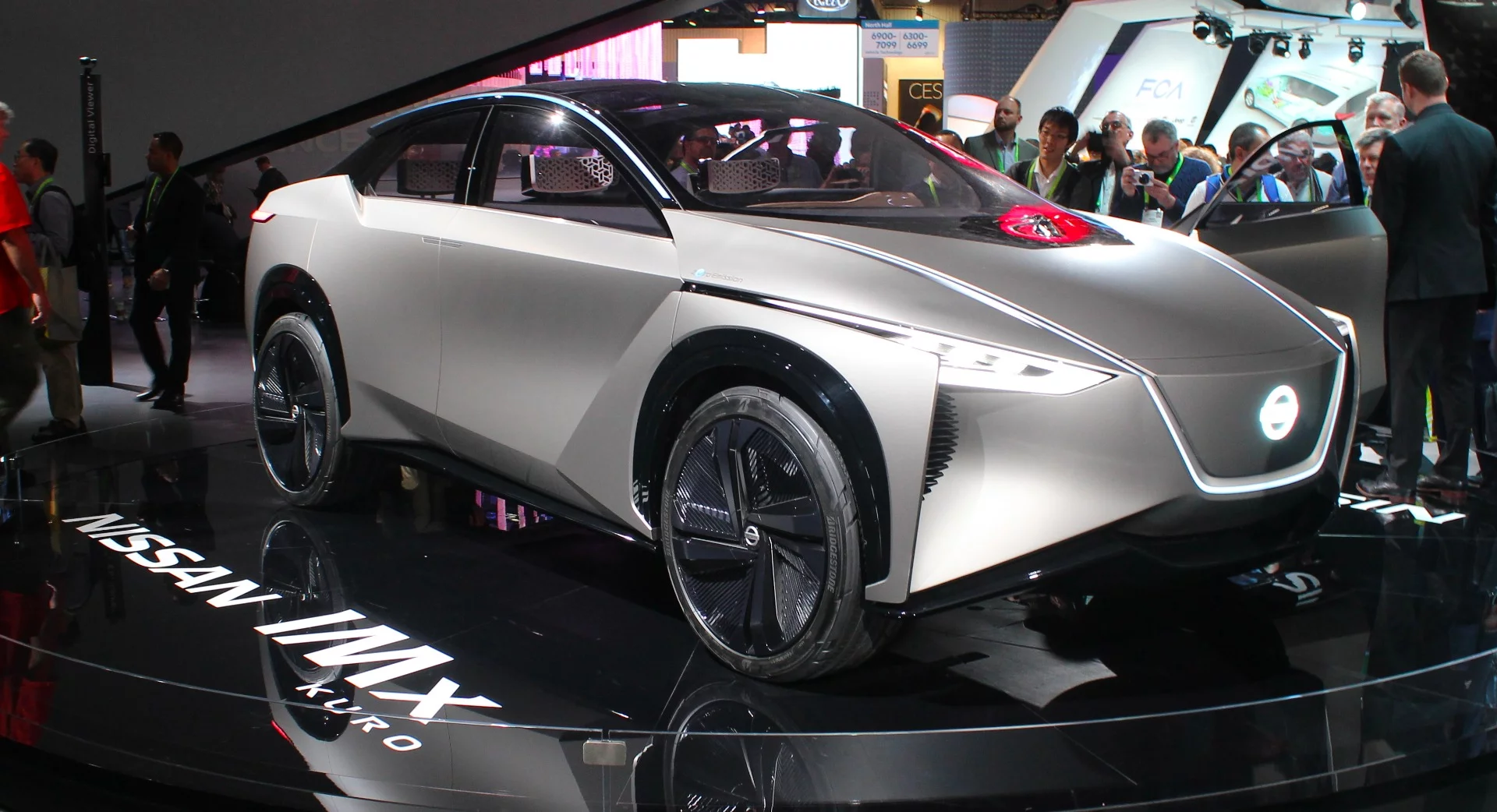 The IMx Kuro concept is an aesthetically updated version of the original, Tokyo-2017-debuted IMx. Nissan first showed the Kuro at Geneva 2018