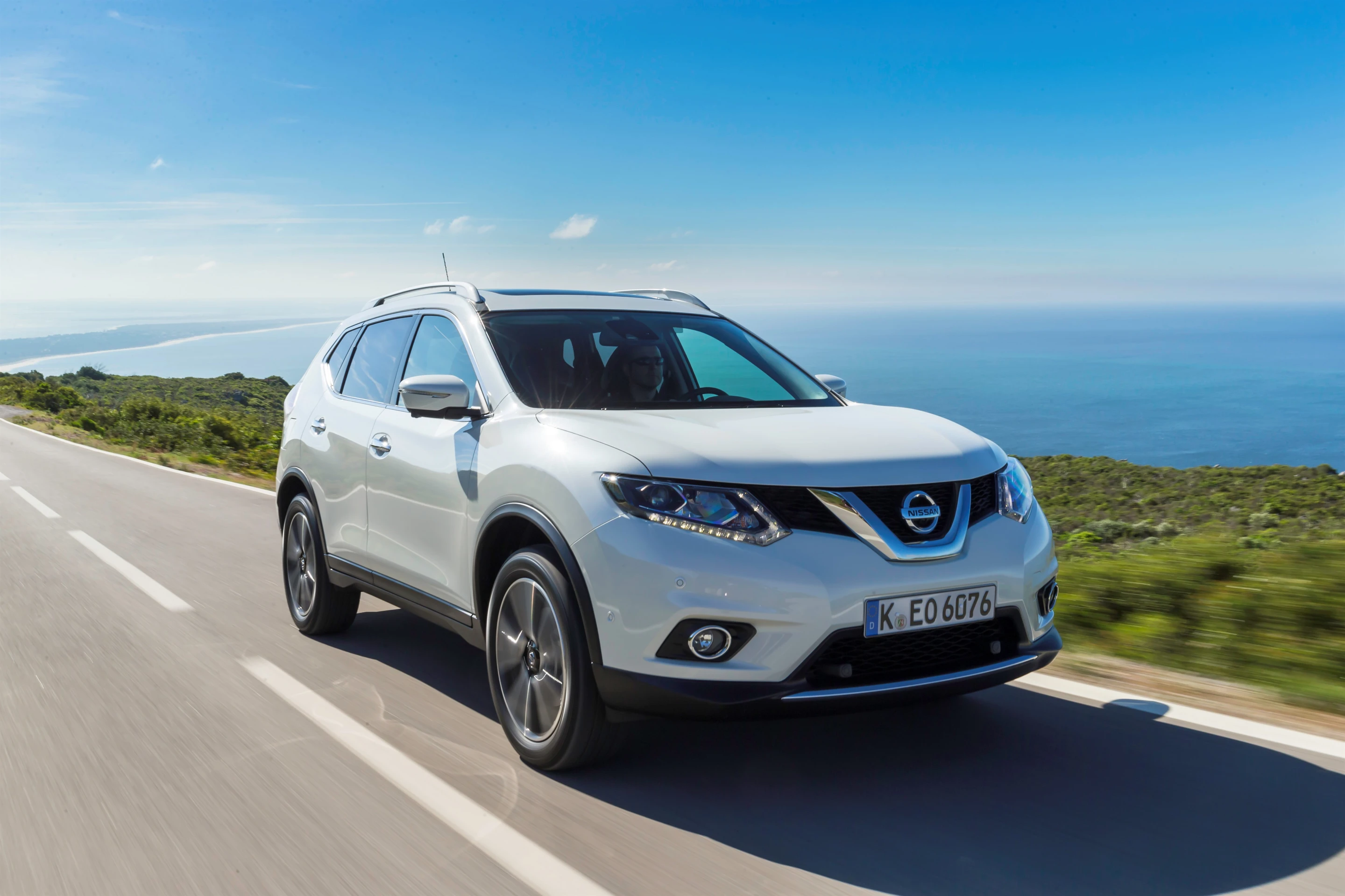 In Europe, the new X-Trail will launch with a new 1.6 liter turbocharged diesel, capable of producing 150 hp and 236 lb.ft of torque