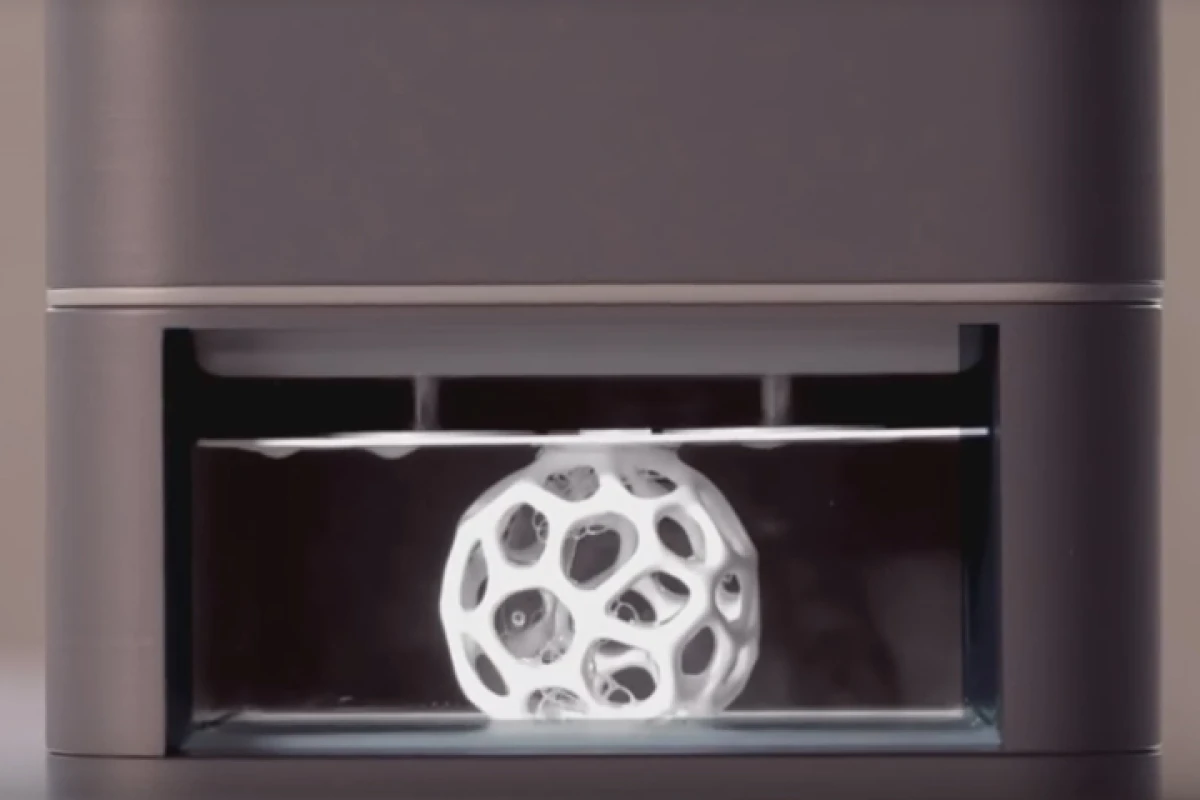 OLO is designed to be simple, consisting of three plastic pieces, one chip, and one motor, all operated by four AA batteries