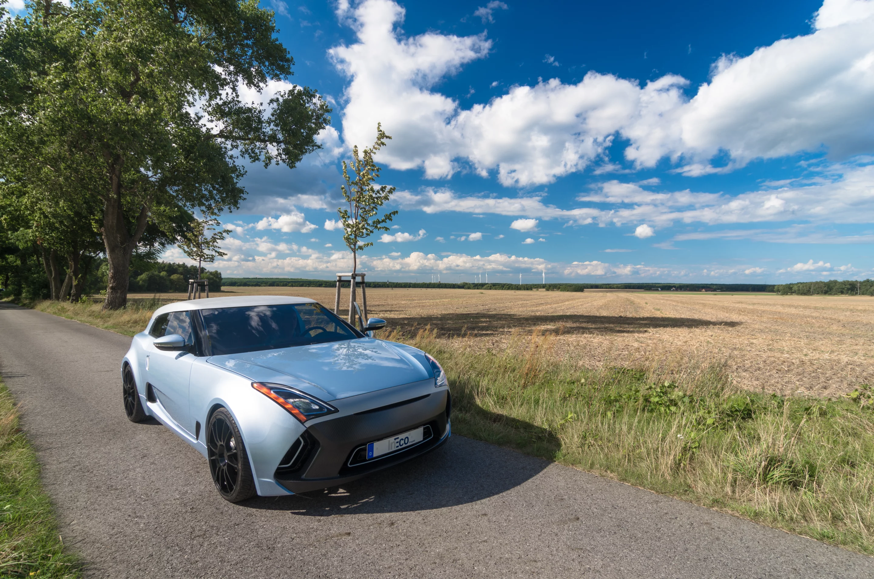 The InEco rides on a chassis that weighs around 330 lb (150 kg)