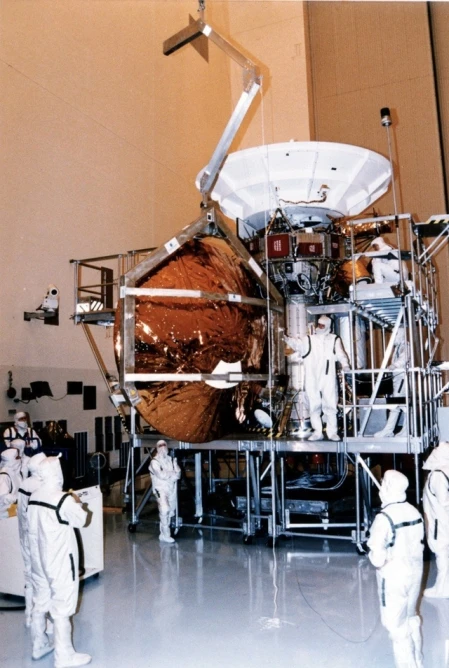 The Huygens Probe is integrated with the Saturn orbiter in the Payload Hazardous Servicing Facility at NASA's Kennedy Space Center in Florida. Picture: ESA/NASA