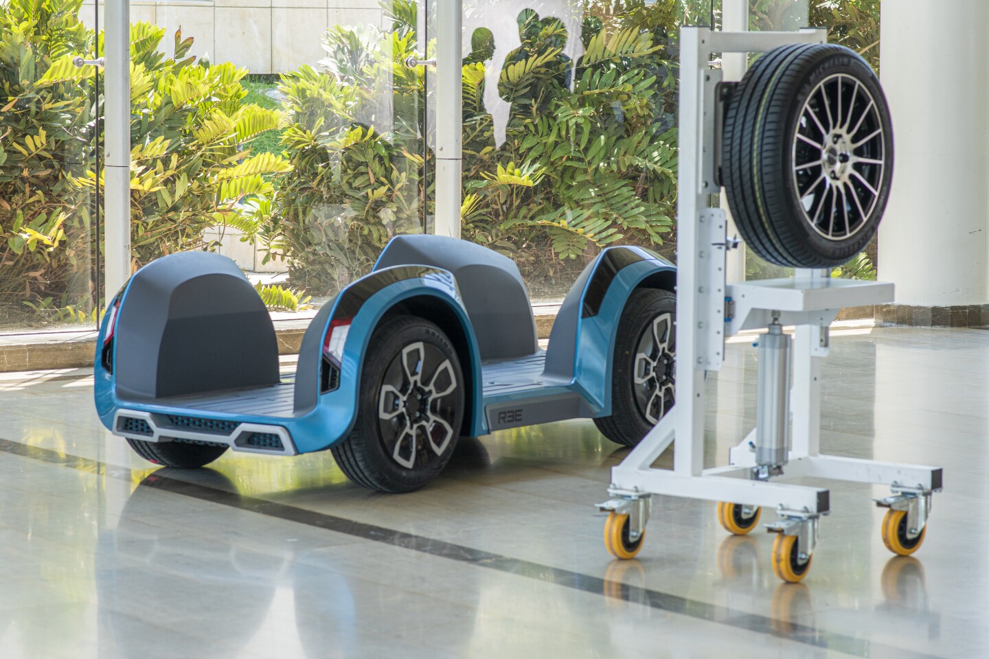 Corner modules can be swapped out very quickly, making maintenance super-fast and efficient for fleet operations