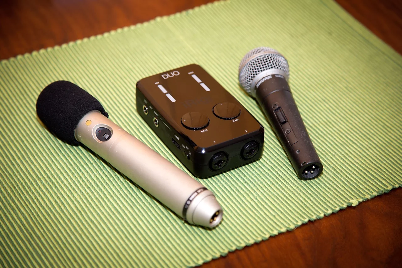 We tried out an industry standard Shure SM58 vocal mic and a Rode NT3 condenser mic, which the iRig Pro Duo handled perfectly