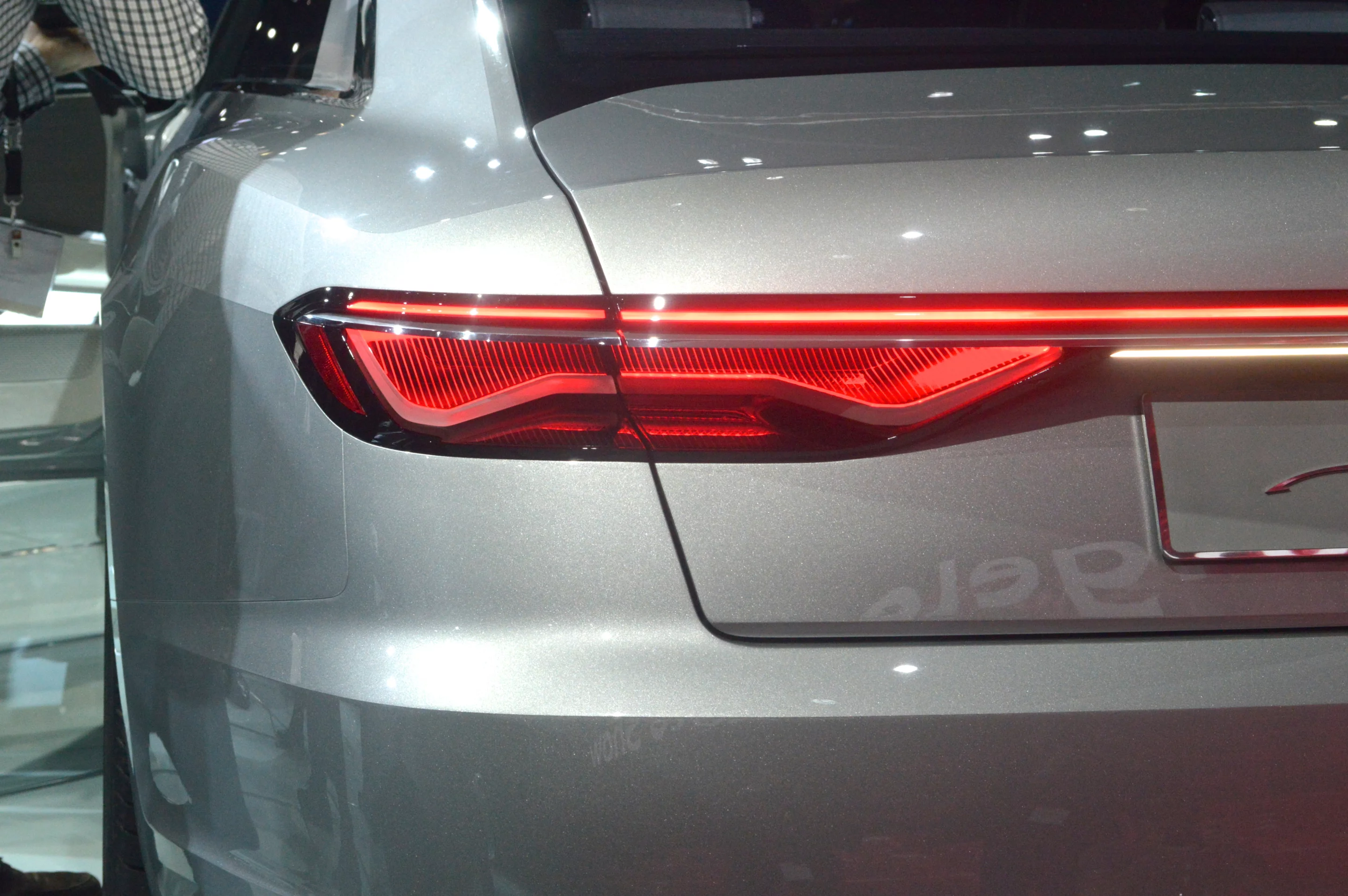 Close-up of the 3-D taillights (Photo: C.C. Weiss/Gizmag)