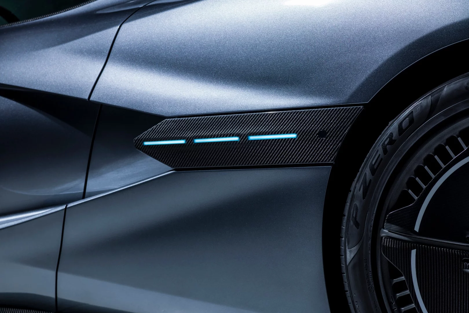 Rimac C_Two: tasty side LED indicators