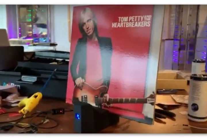 Plynth's camera scans the album cover, searches for a match and then plays the music via Spotify