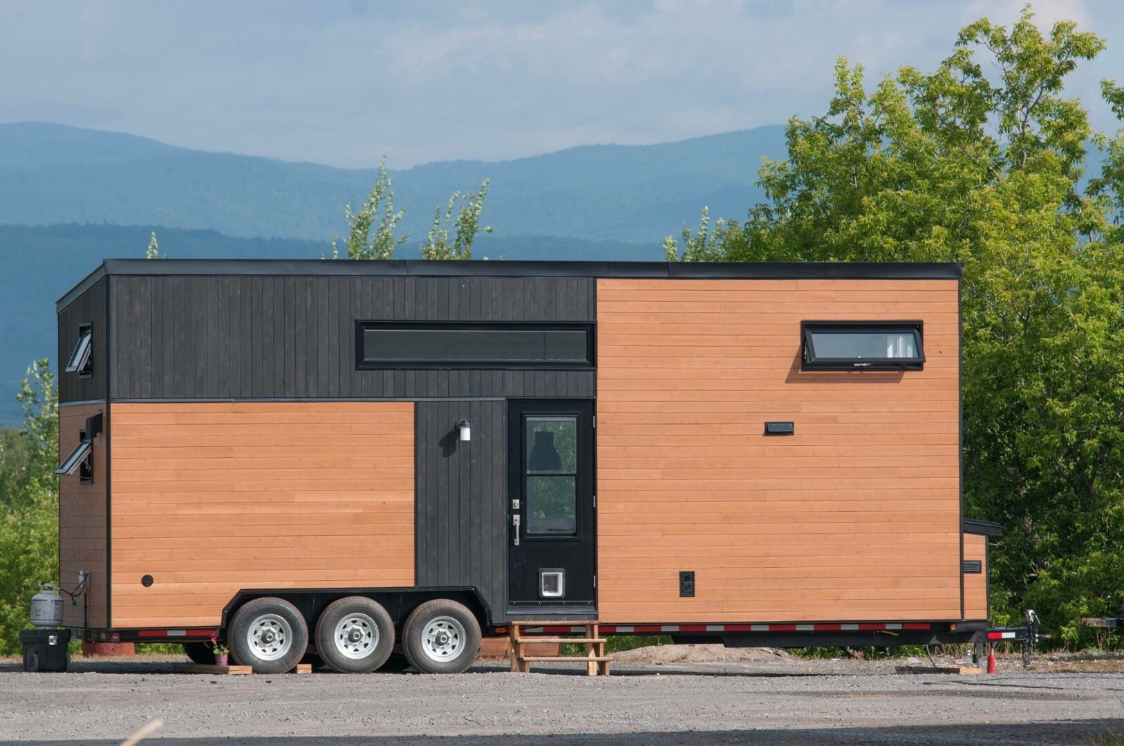 Photo inspiration: Fresh Look at Compact Tiny House Provides Home Comforts Off The Grid
