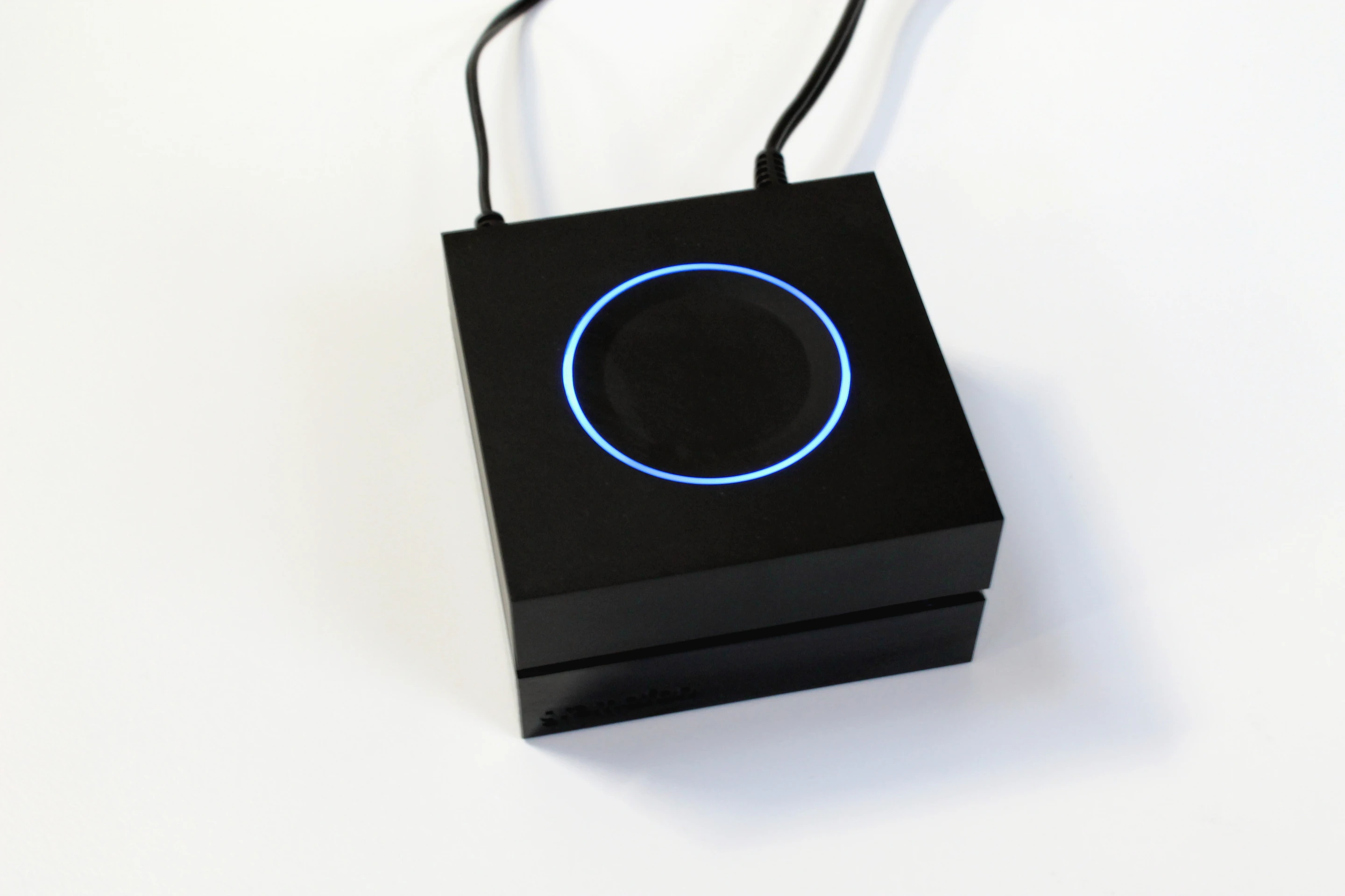 It's possible for anyone connected to the same home Wi-Fi network to control the device from a Spotify app on their smartphone or tablet too, meaning its good for using with friends (Photo: Stu Robarts/Gizmag)