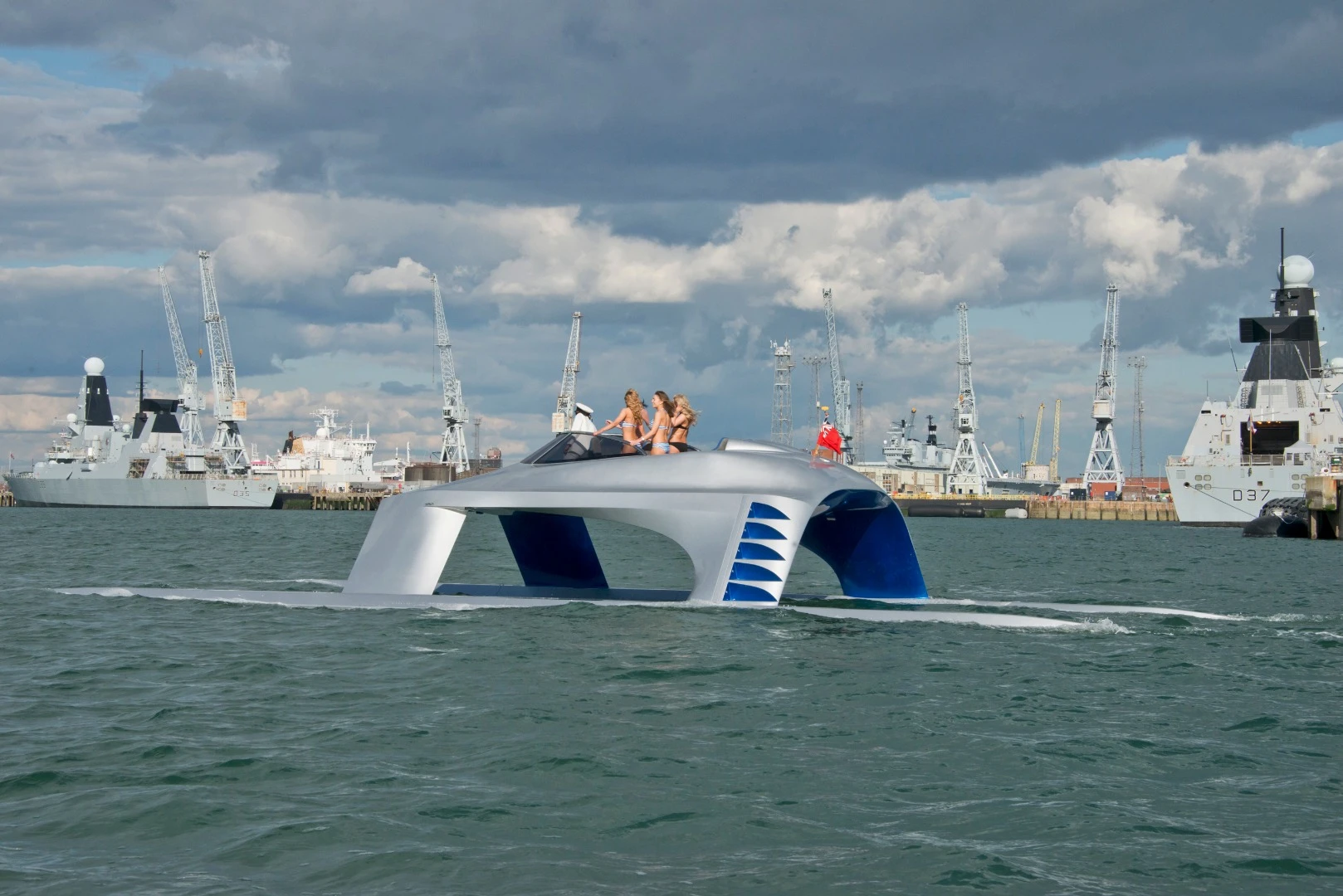 The SS18 holds a captain and four passengers