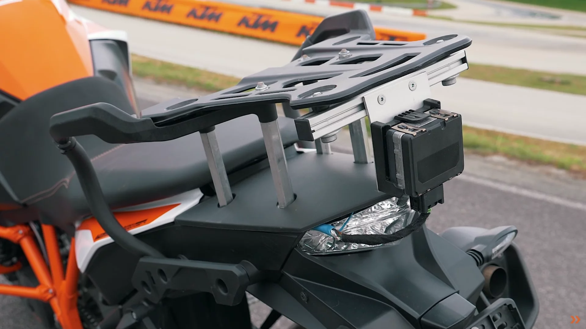 Rear radar sensor for the blind spot warning prototype