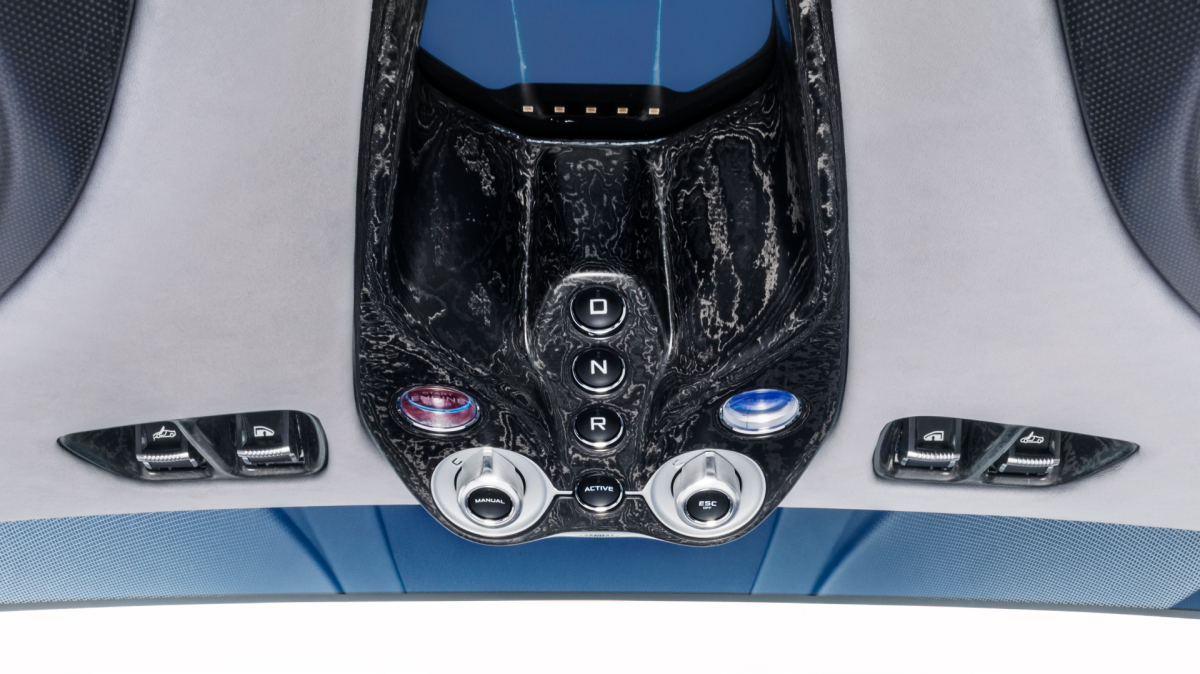 McLaren Speedtail: TPT carbon highlights in the cabin are an extraordinary use of a carbon milling technique from the watchmaking world