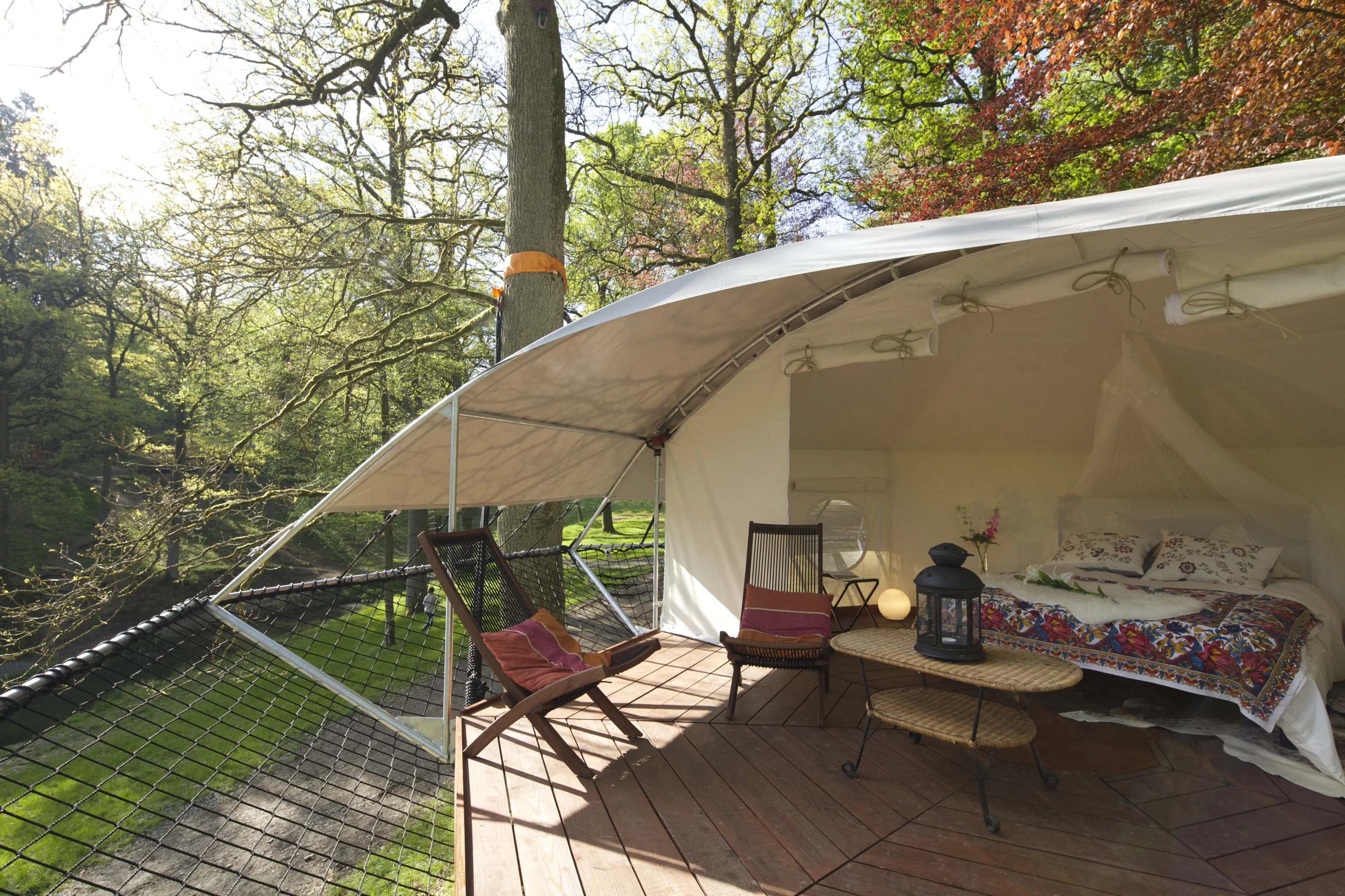 An external railing has been flat fitted around the shelter for additional security