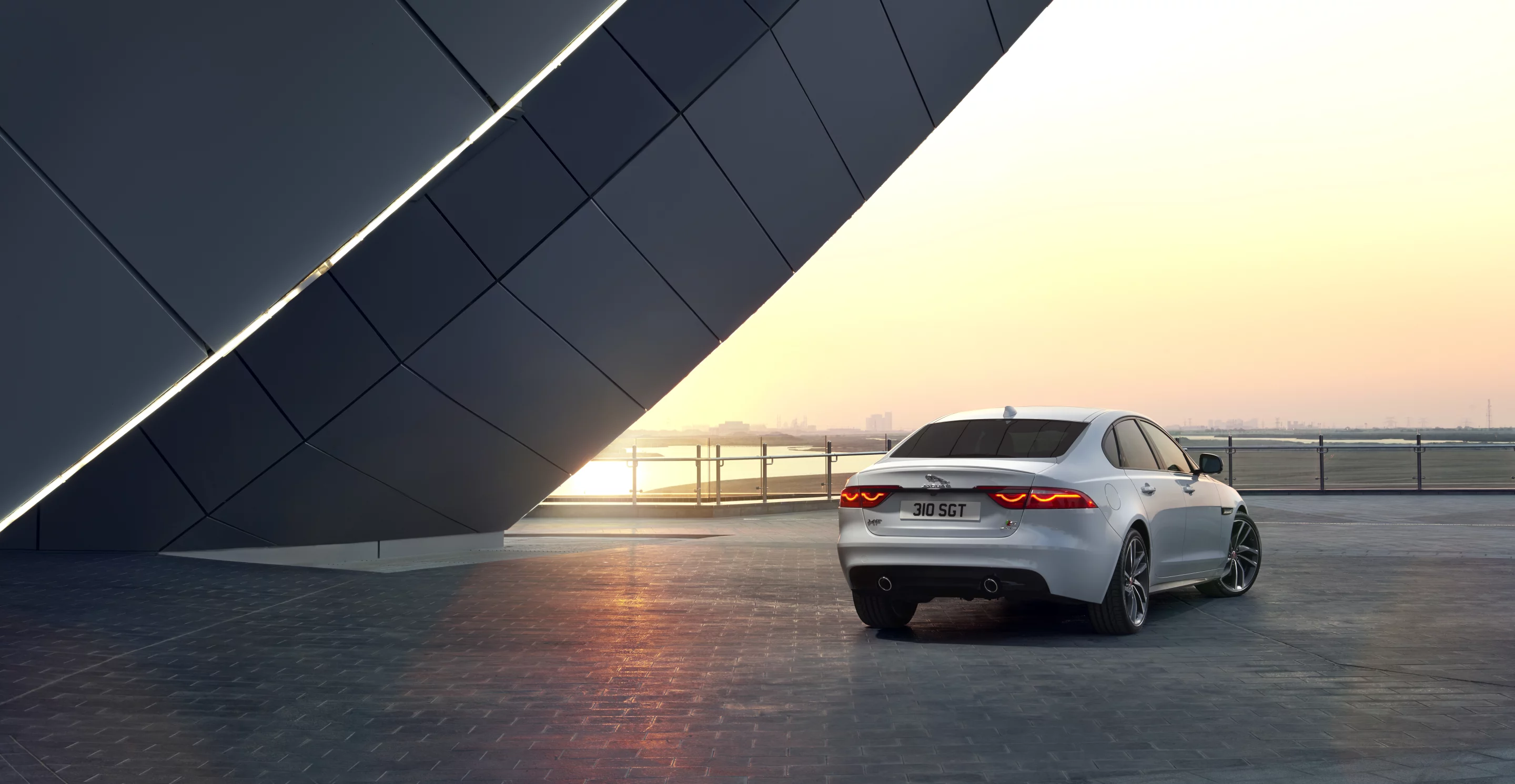 The 2016 Jaguar XF can be located using its app