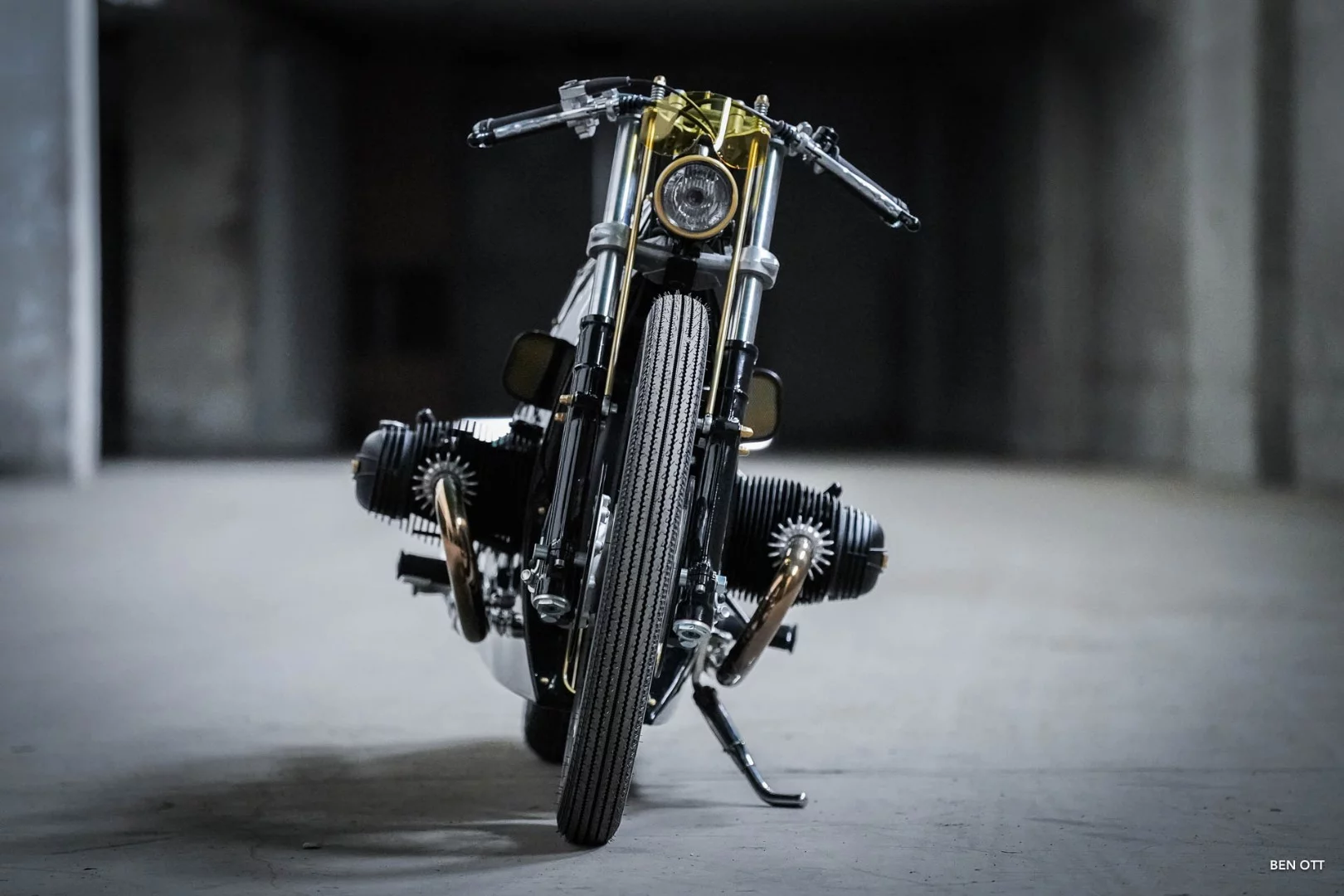 Black Phantom: front view