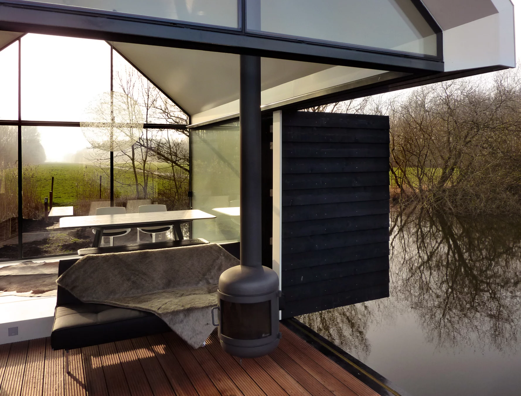 Ah yes. Furniture. Good (Photo: 2by4-architects)