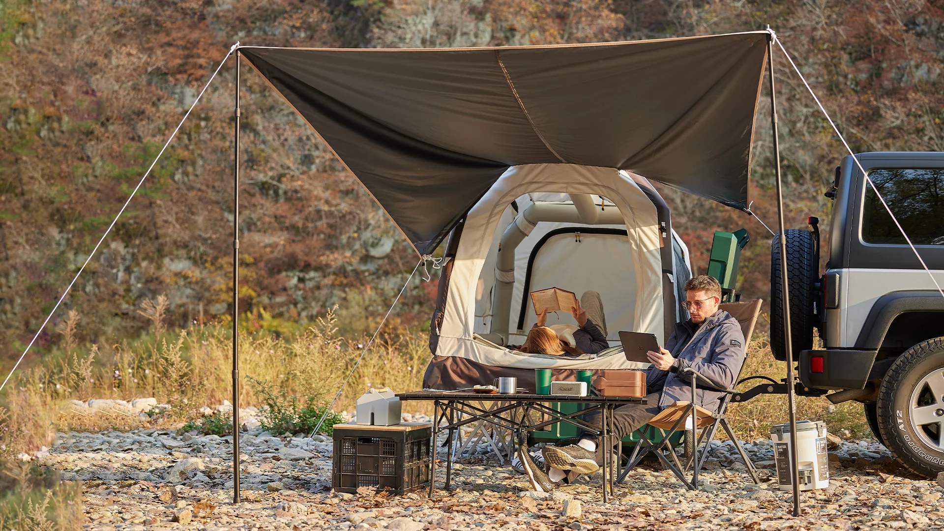 The awning does not come with the base-level "Hitch Home Light" pack but does come with more expensive packages