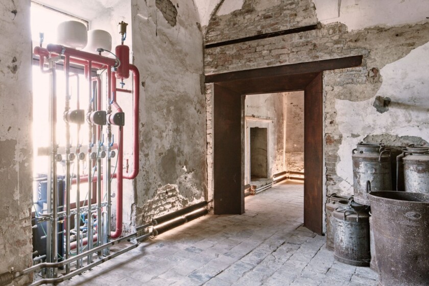 Water pipes along the window heat the facility from energy produced by the biogass facility