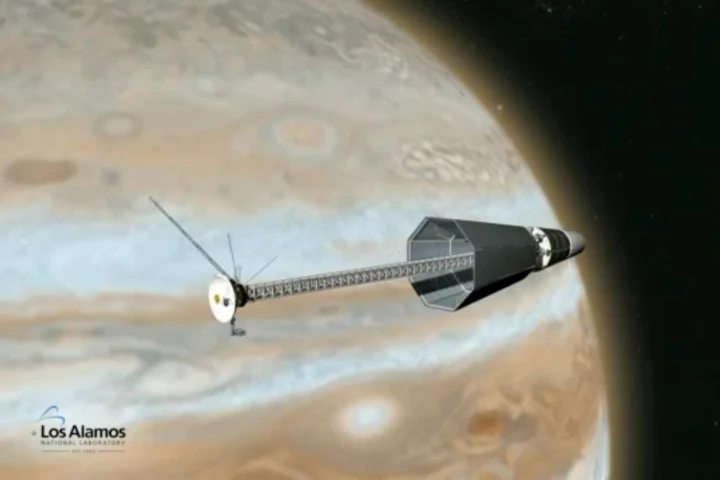 Artists concept of spacecraft using the Los Alamos reactor