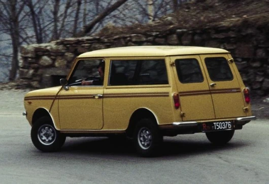 The Austin Mini Clubman Estate. Picture drawn from the book entitled "MINI 1959-2005: the history, the models, the legend". Credit: with permission from the Quattroruote archives