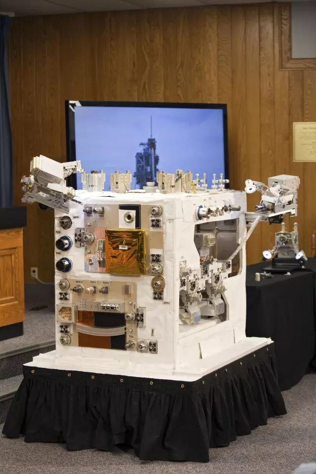 Demonstration model of the Robotic Refueling Mission (RRM) module (Image: NASA/Frankie Martin)