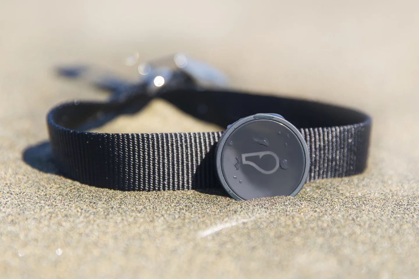 The WhistleGPS retains the same 38 mm diameter by 10 mm high form factor as its predecessor