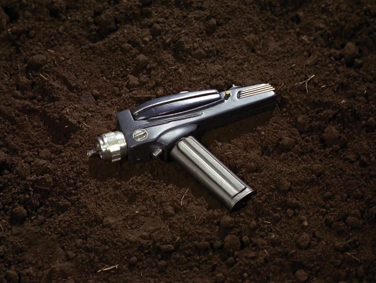 The Type-2 phaser was designed by Star Trek's first art director and production designer, Matt Jefferies, who was also the designer of the U.S.S. Enterprise.