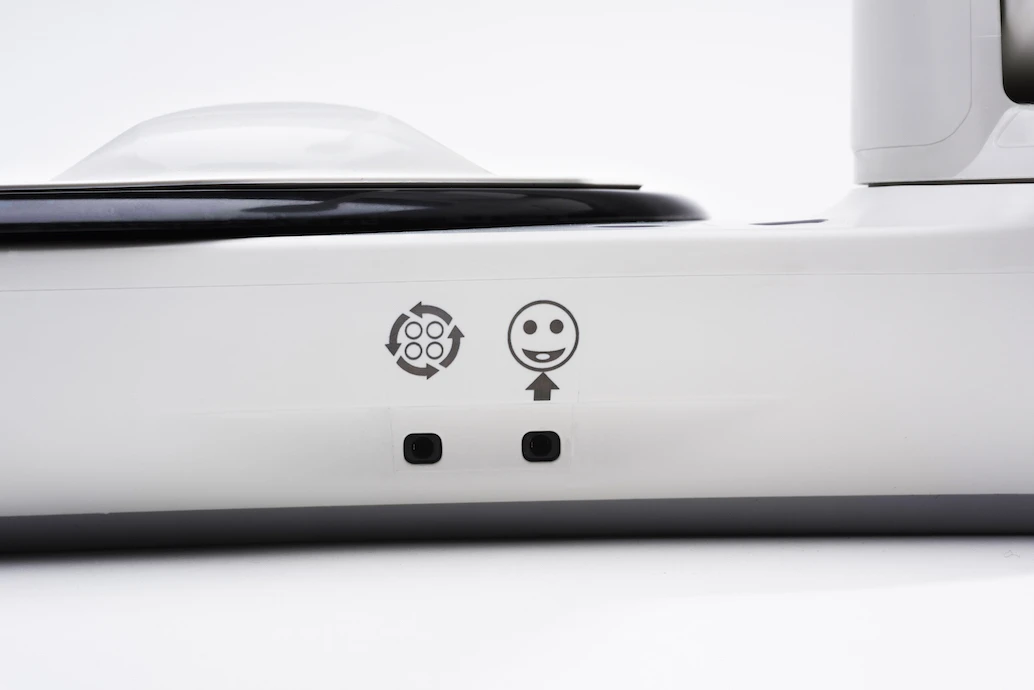 Users control Obi through two simple commands: move the arm to the next bowl, and bring a spoonful from the selected bowl up to the diner's mouth