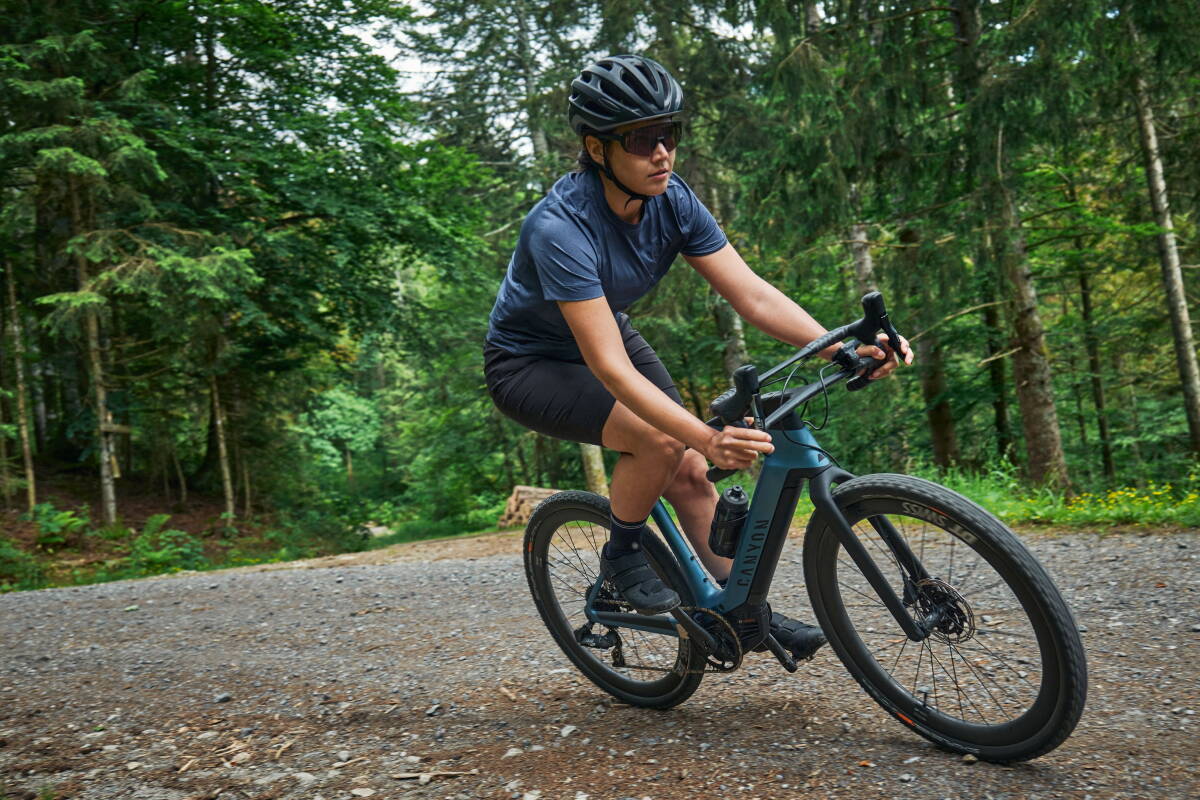 The Grail:ON's double-decker handlebars offer a bunch of different riding position options