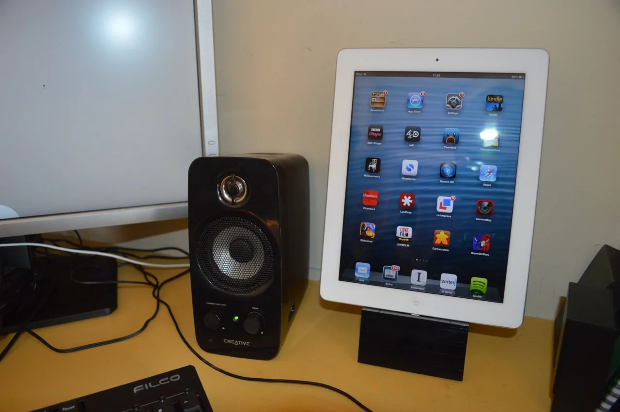 With it's compact size and lack of speakers, it's a viable option for bringing an iPad into a desk setup (Photo: Gizmag)