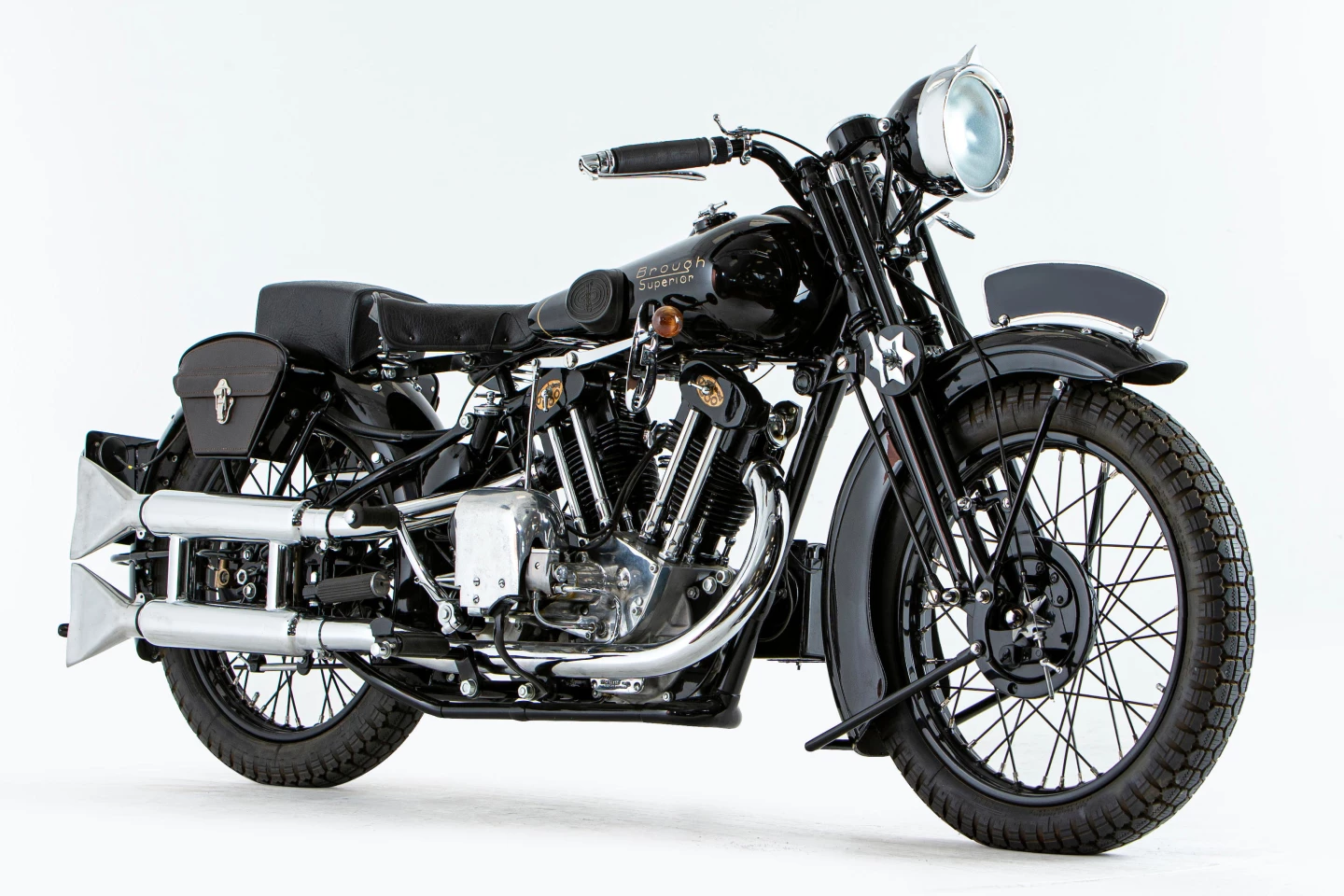 This c.1932 Brough Superior Overhead 680 To Overhead 500 Specification is estimated to sell for between $99,400 to $142,000 (£70,000 to £100,000) at Bonhams’ Three-day Summer Motorcycle Sale on 2-4 July, 2021