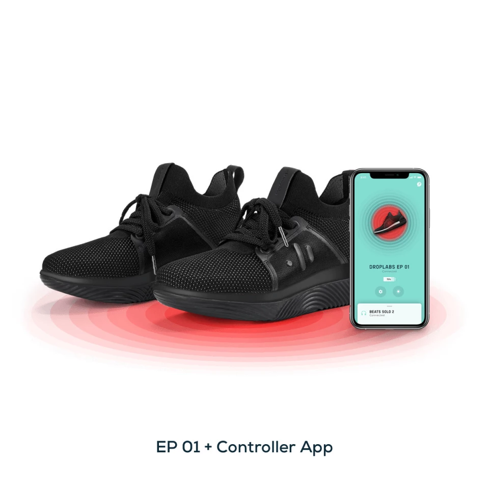 A music source connects to the EP 01 sneakers over Bluetooth, which then send the audio to BT headphones