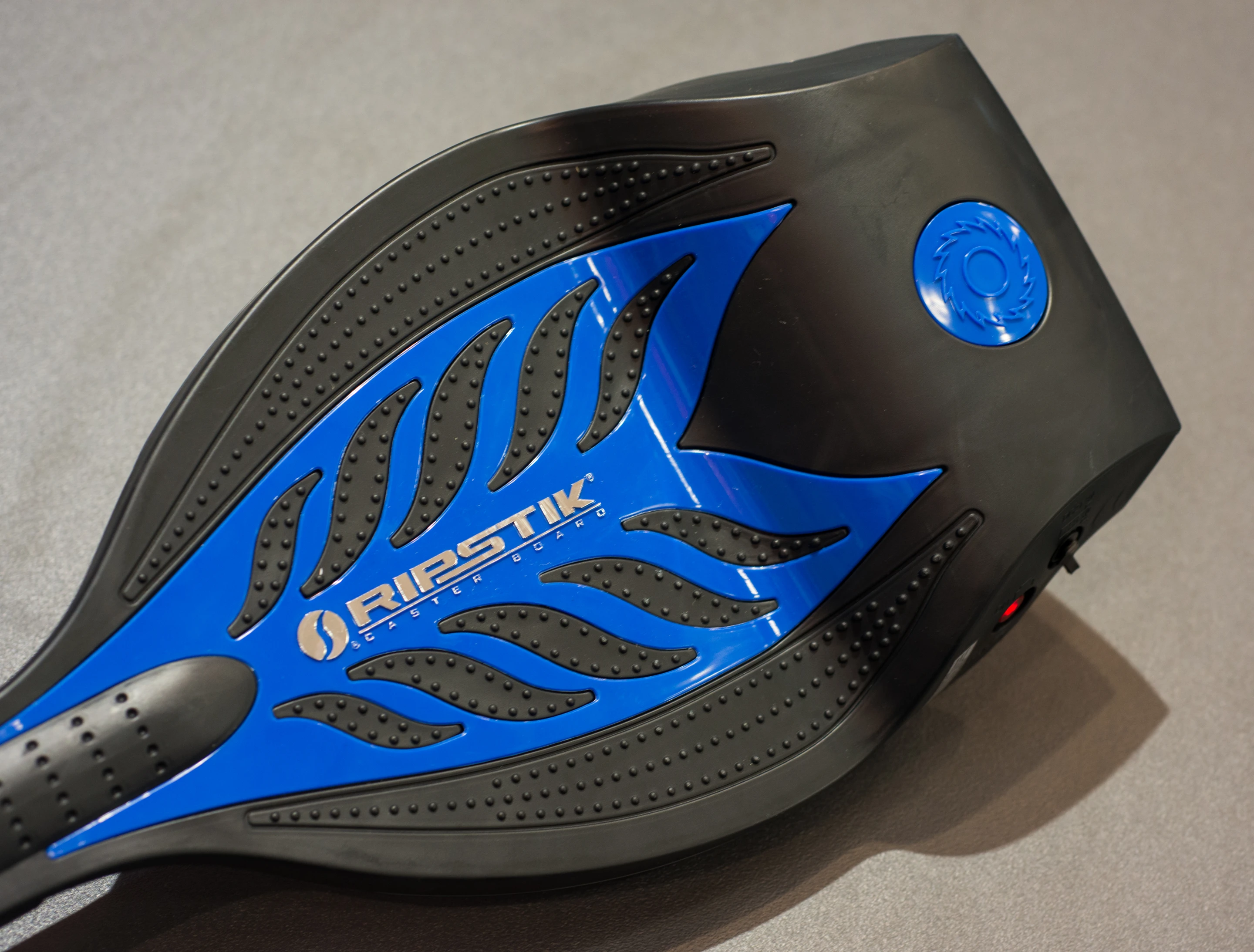 The bulge at the rear of the upclong Razor RipStik Electric