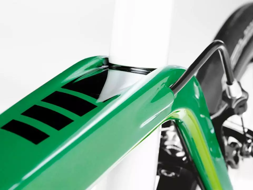 The Caterham Duo Cali bikes feature a unique frame design – along with carbon fiber designed for F1 race cars