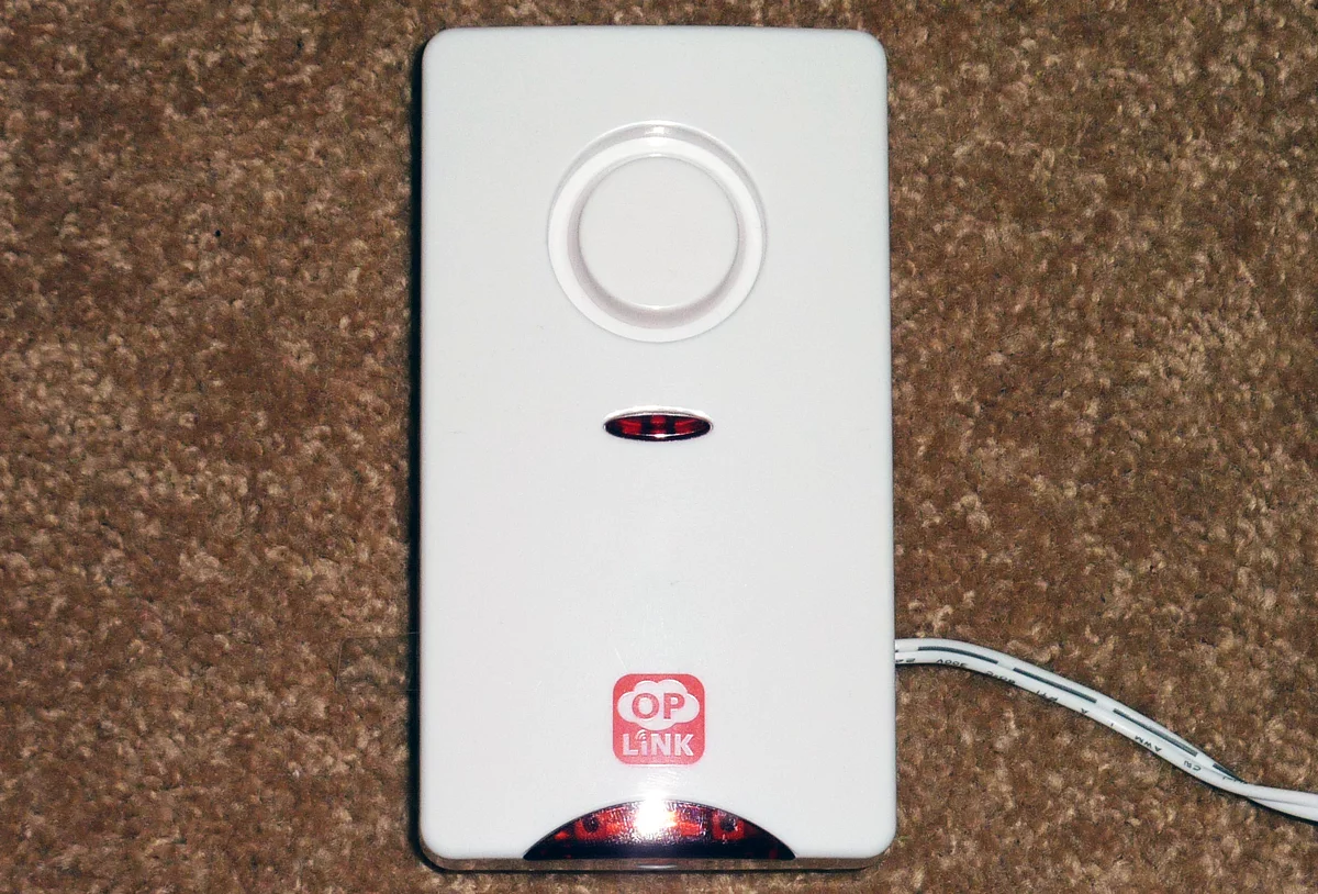 The siren unit is mains powered (Photo: Gizmag.com/Darren Quick)