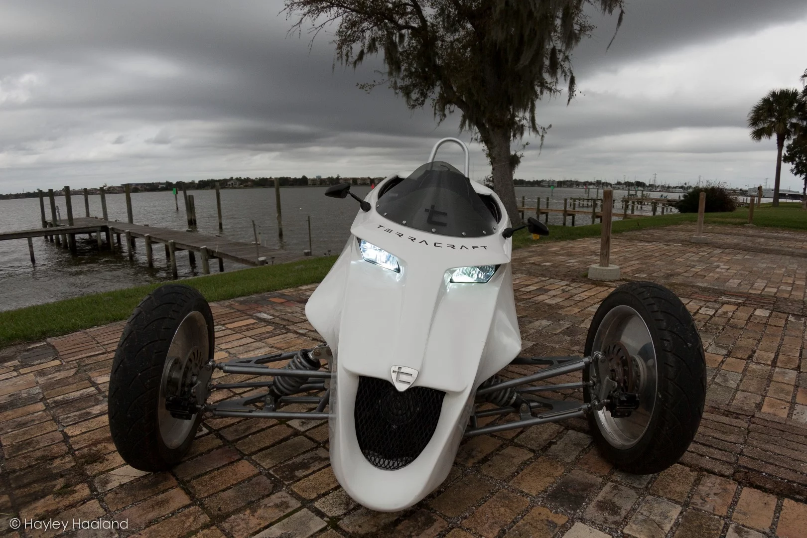 Terracraft SuperTrike: shouldn't throw riders and passengers off the side like upright trikes do under hard cornering