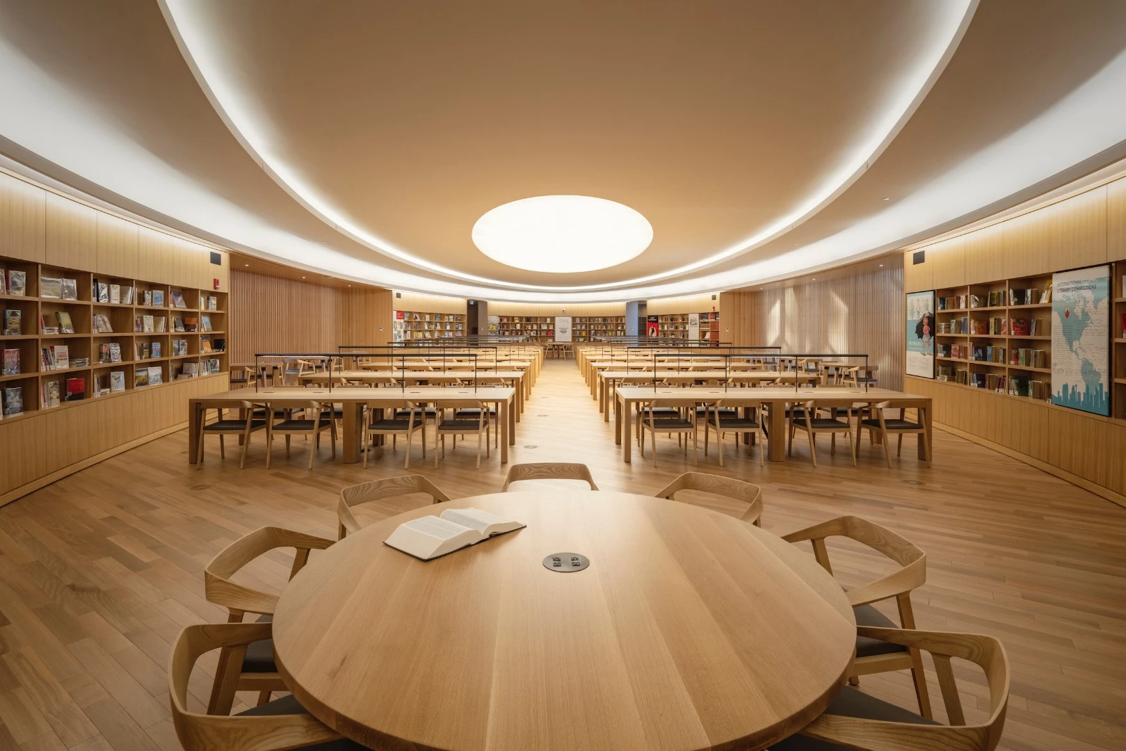 Calgary Central Library's interior is arranged so that louder public activities are carried out on the lower floors and quieter study areas are away from the noise on the upper levels