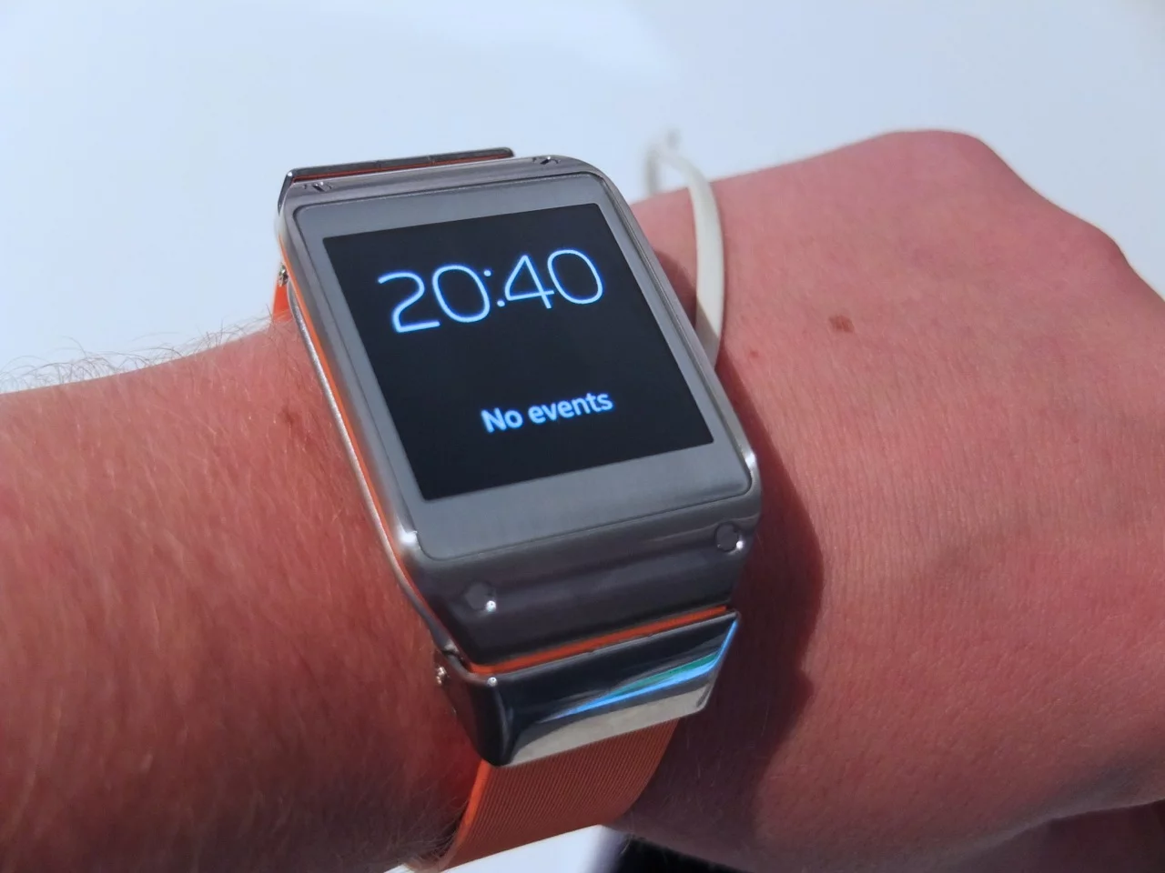 Gizmag goes hands on with Samsung's Galaxy Gear smartwatch (Photo: Gizmag)