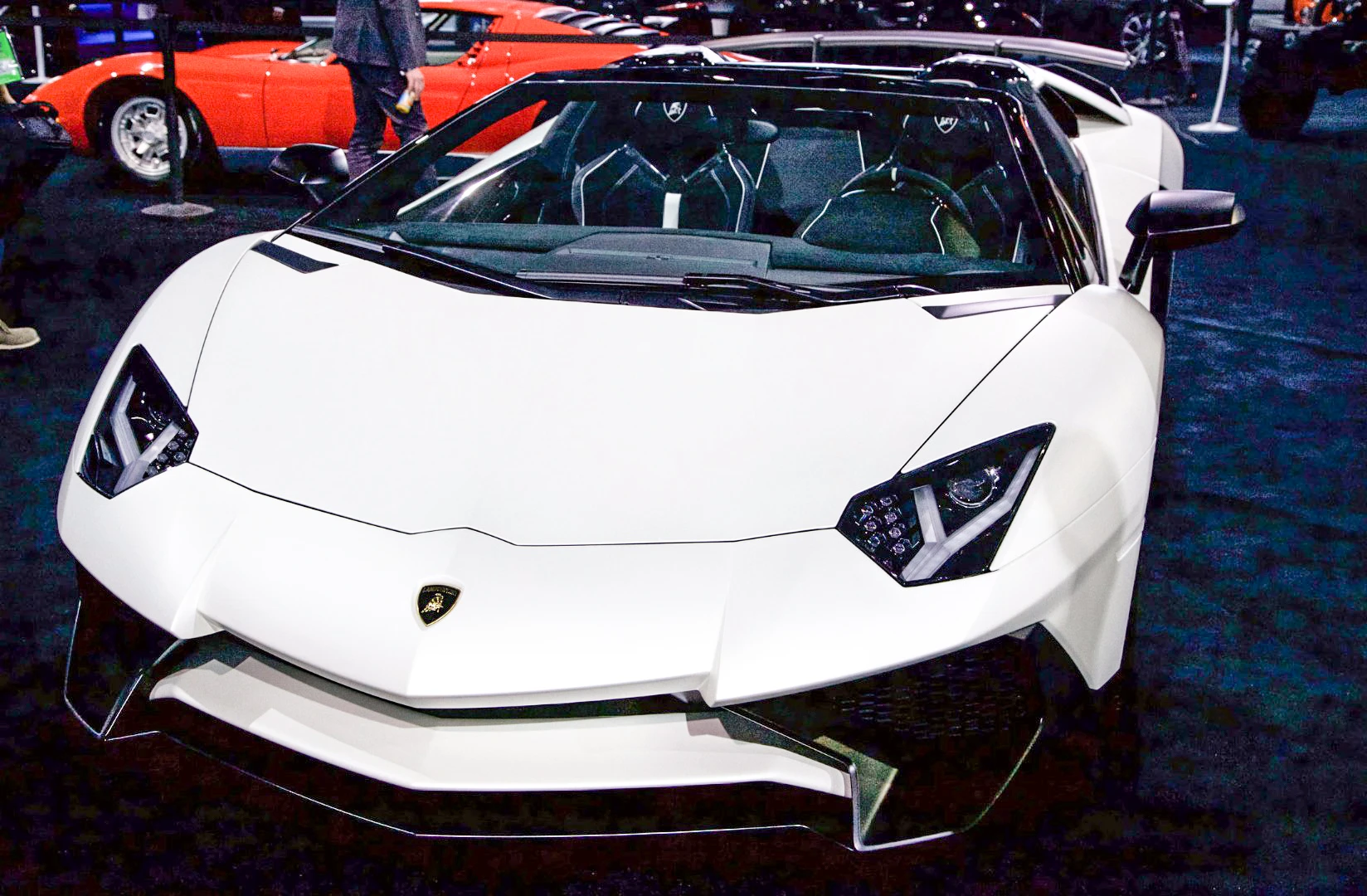 Lamborghini's Aventador SV never fails to draw a crowd, especially when it's painted in frozen white like this example