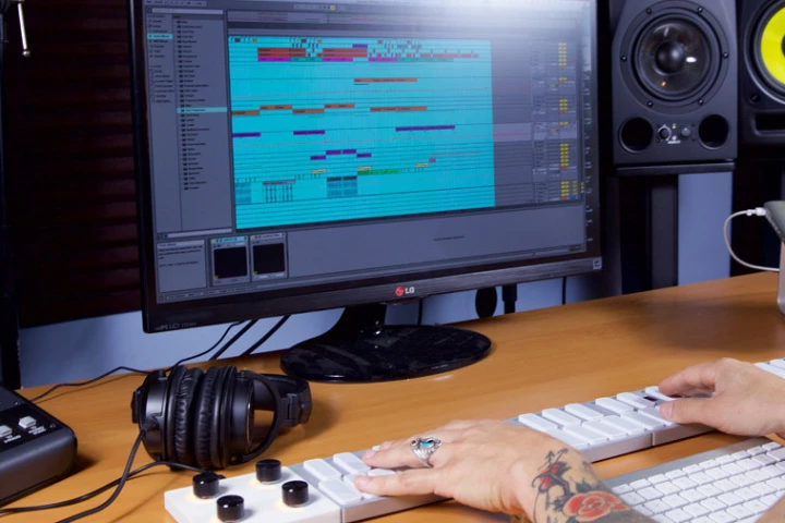 Opho's Keys keyboard takes the Guitar Hero approach to learning a musical instrument