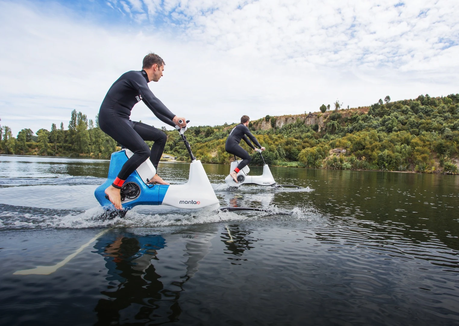 The Manta5 reportedly has a bit of a learning curve, but can easily be mastered
