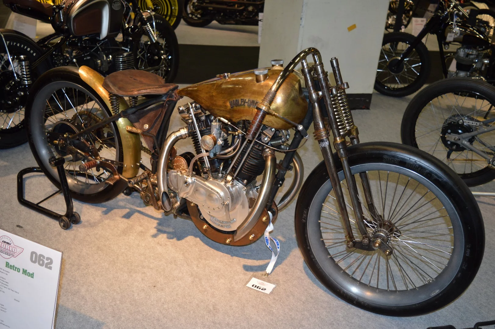 Using a 1927 Harley-Davidson eight-valve 1,000 cc engine, PDF Motociclette from Italy created the Big Kahuna custom
